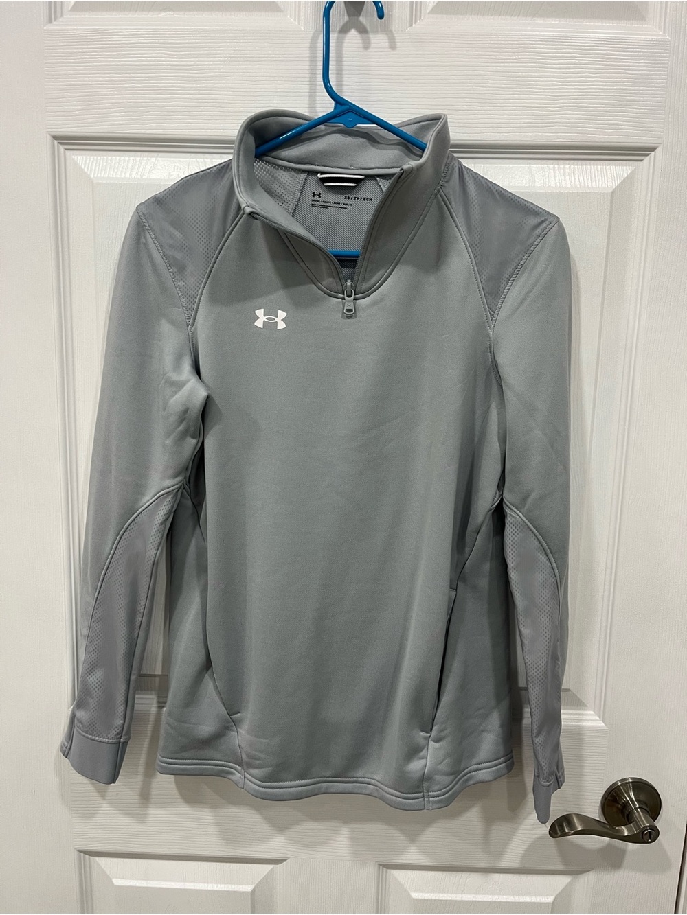 Under Armour womens Light Gray Half-Zip Performance Pullover
